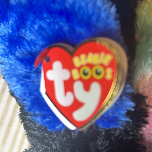 Bird that is black blue and colorful, with green eyes from TY beanie boos - Picture 3 of 3